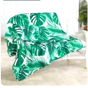 Mostera leaf throw
